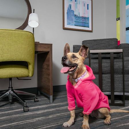 Hampton Inn Yorkville Ngoại thất bức ảnh