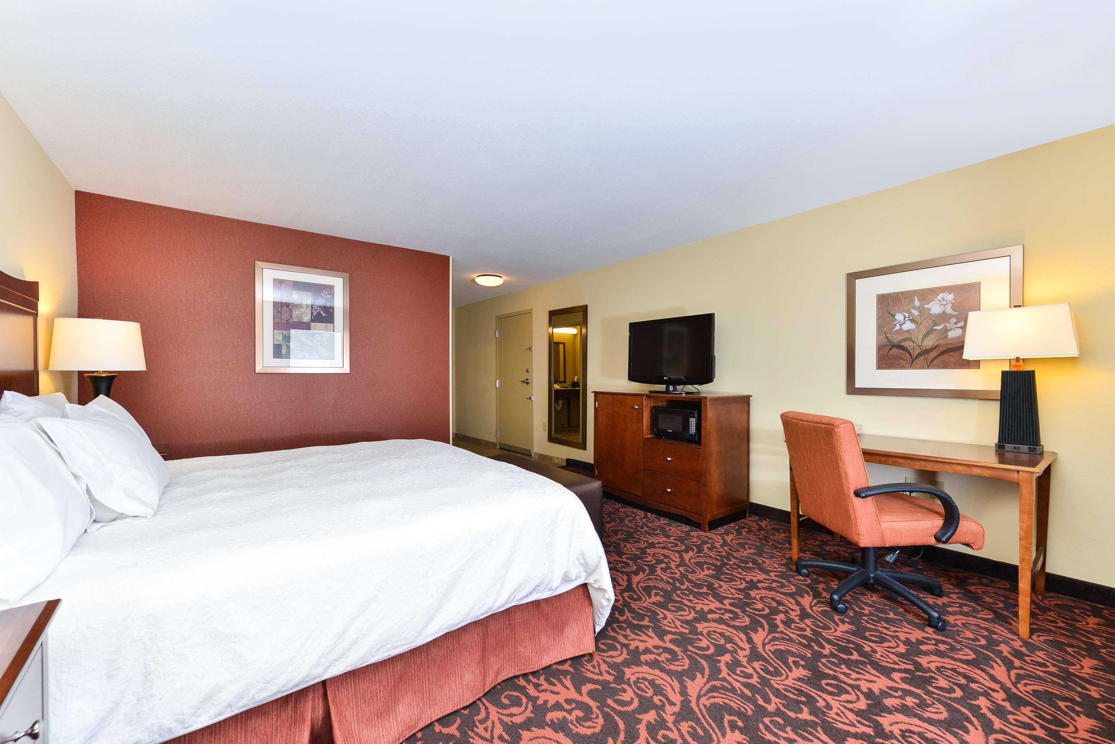 Hampton Inn Yorkville Ngoại thất bức ảnh