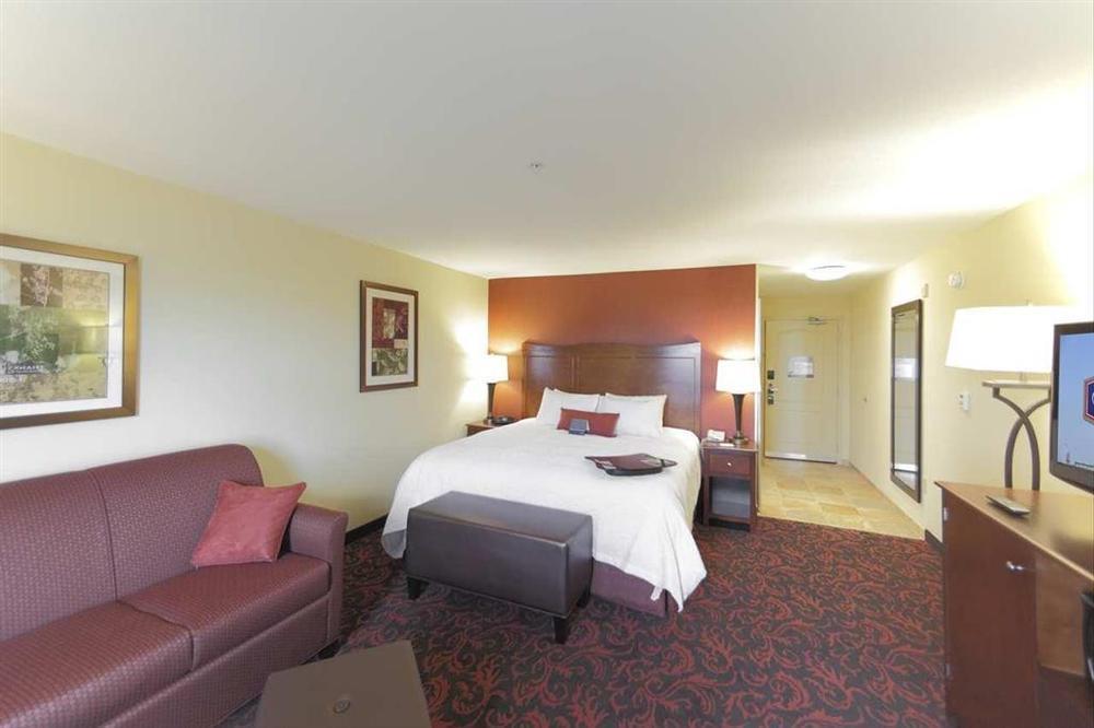 Hampton Inn Yorkville Phòng bức ảnh