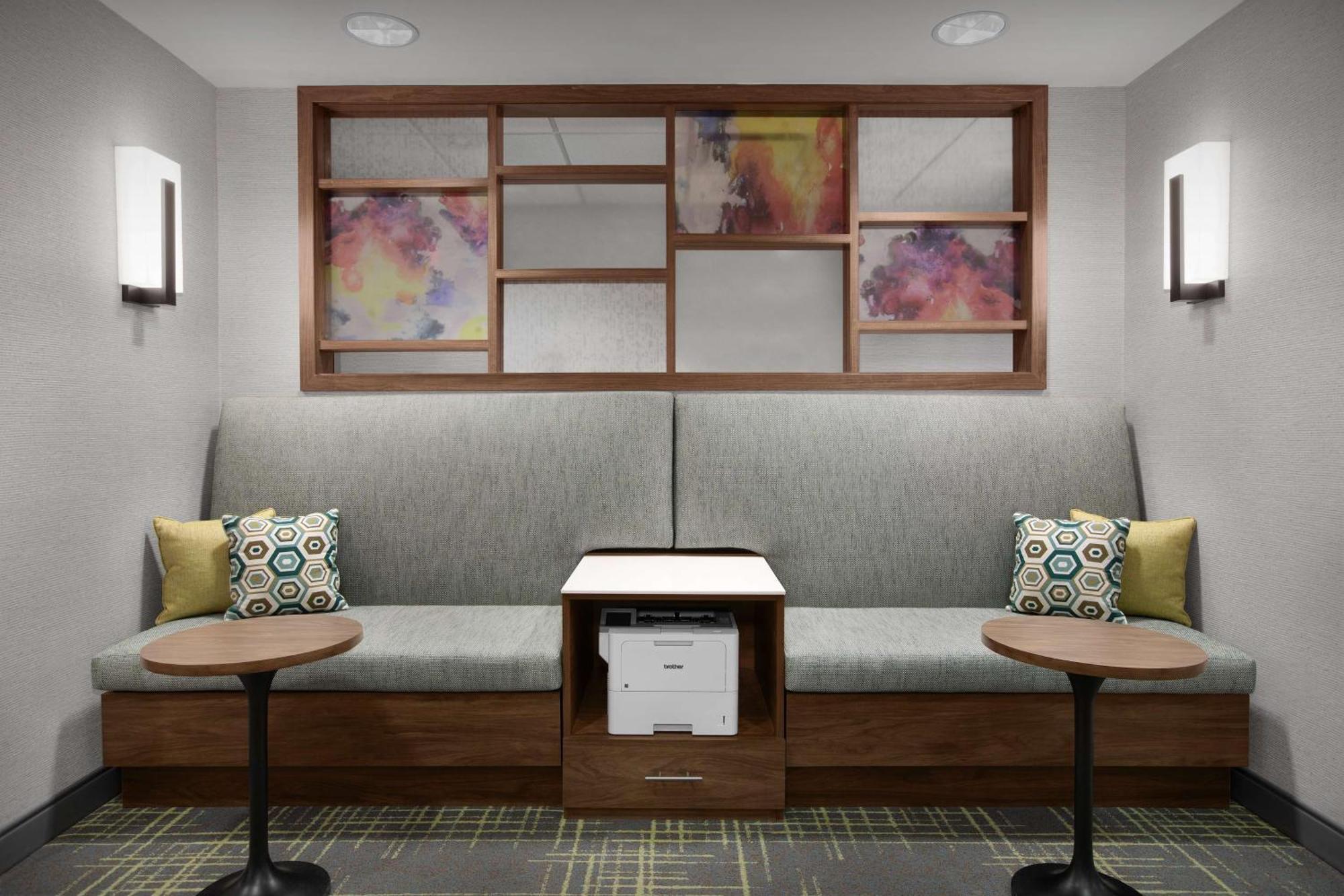 Hampton Inn Yorkville Ngoại thất bức ảnh
