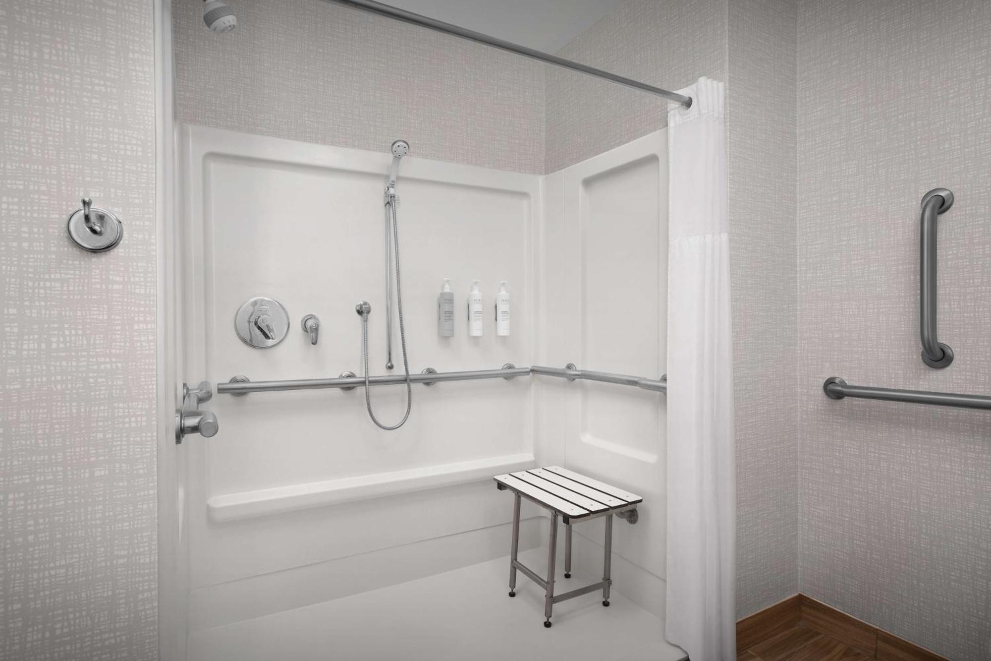 Hampton Inn Yorkville Ngoại thất bức ảnh