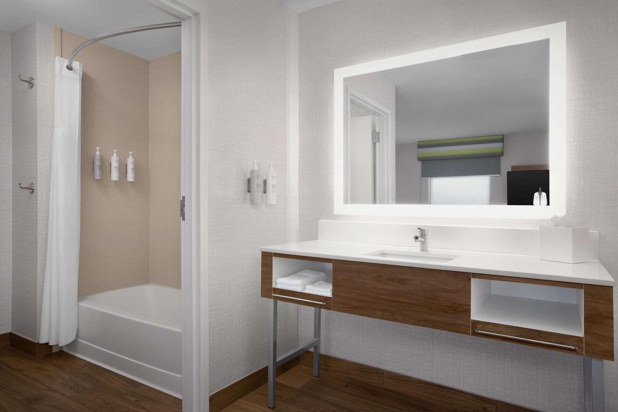 Hampton Inn Yorkville Ngoại thất bức ảnh