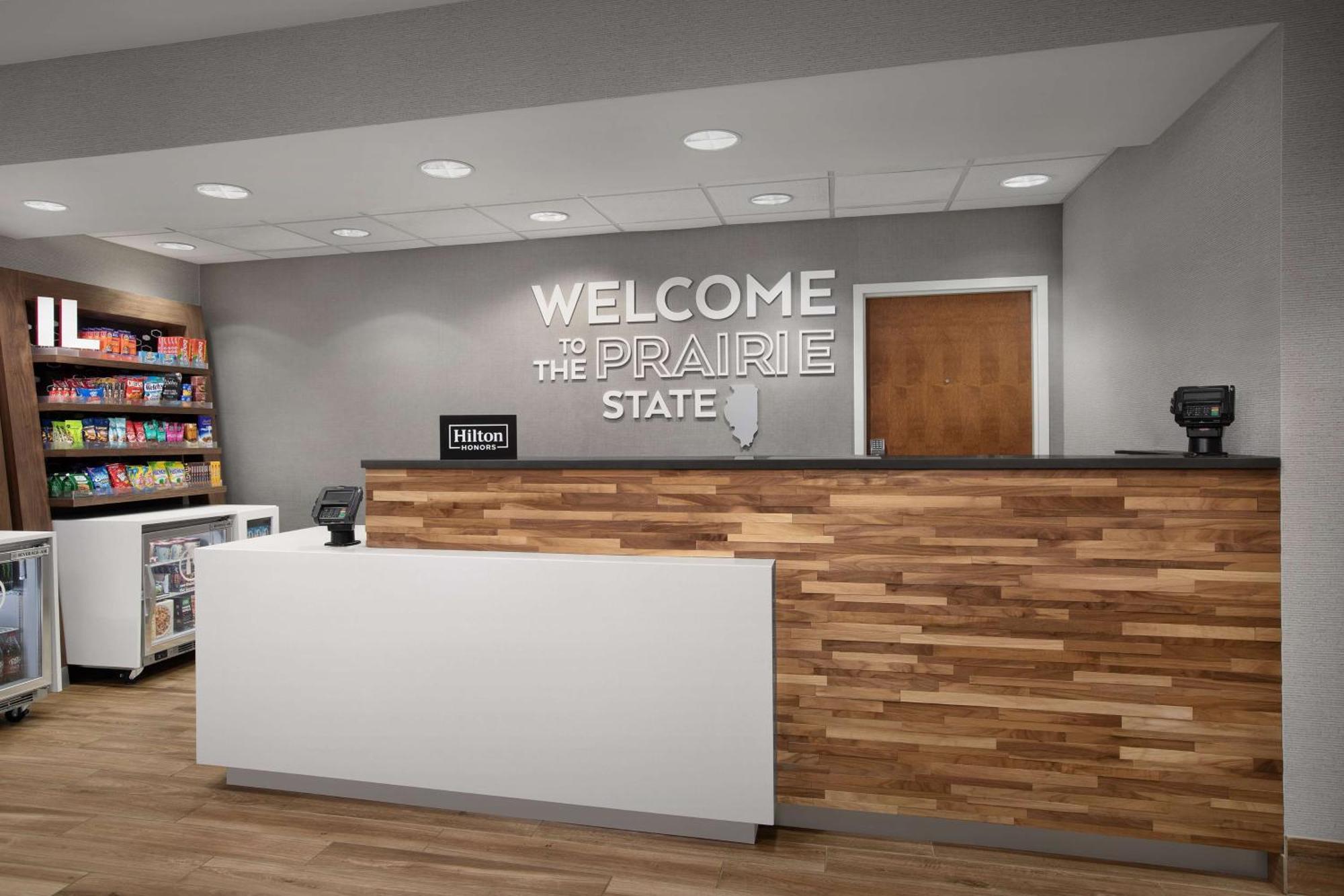 Hampton Inn Yorkville Ngoại thất bức ảnh