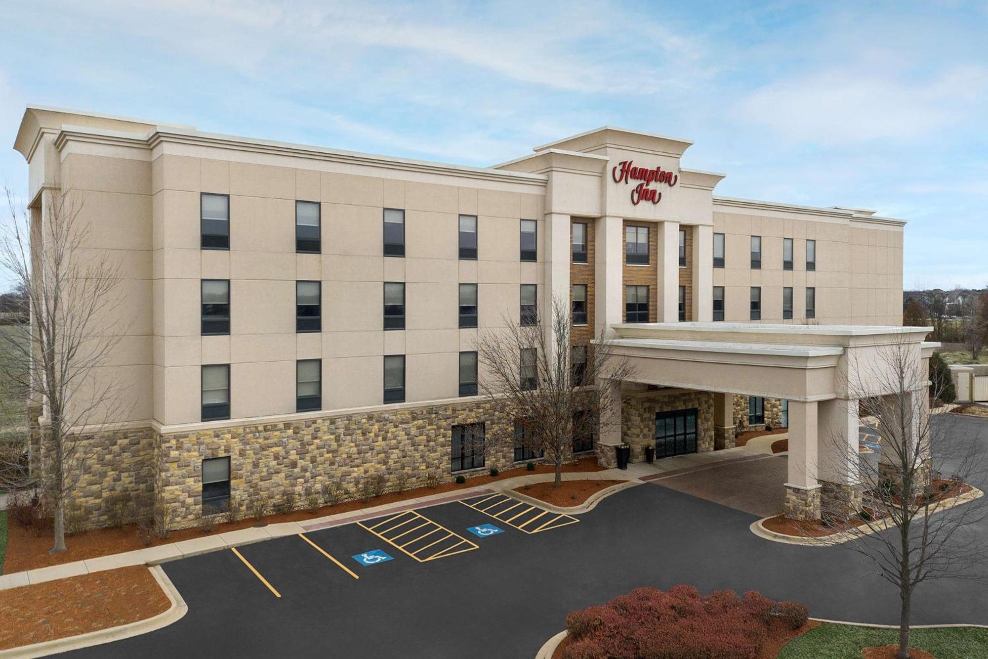 Hampton Inn Yorkville Ngoại thất bức ảnh