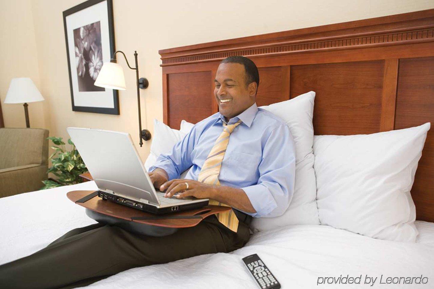 Hampton Inn Yorkville Phòng bức ảnh