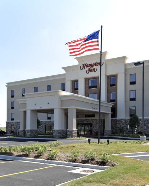 Hampton Inn Yorkville Ngoại thất bức ảnh
